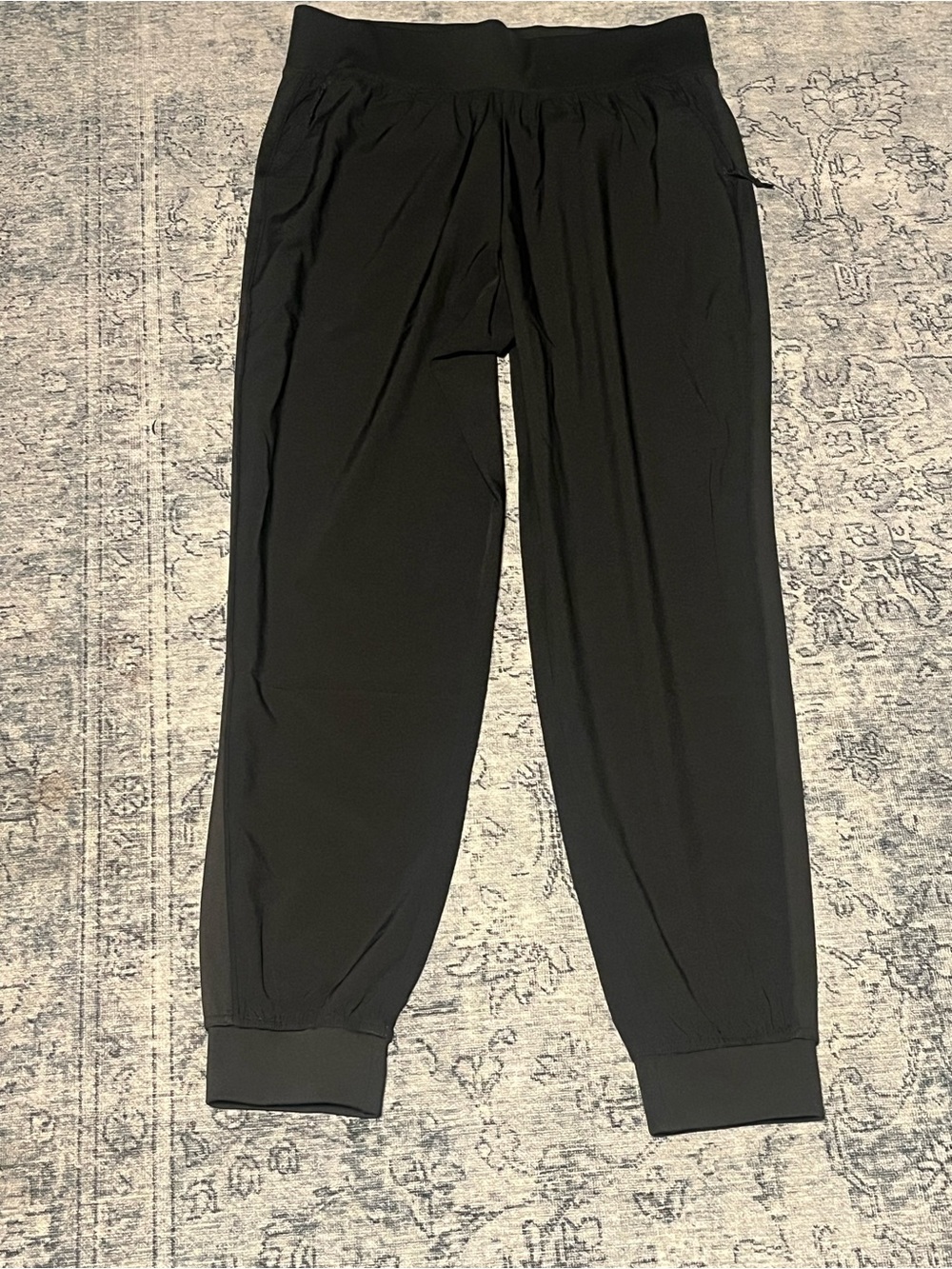 NWOT Avalanche outdoor supply jogger style pants
